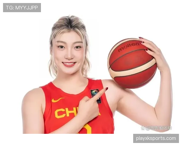 李梦训练完直接瘫在更衣室地上啃蛋白棒，这自律狠人连喘口气都带着肌肉记忆
